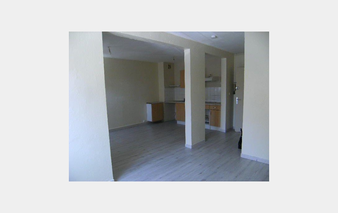 AGENCE TEMPLUM : Appartement | SORGUES (84700) | 45 m2 | 522 € 