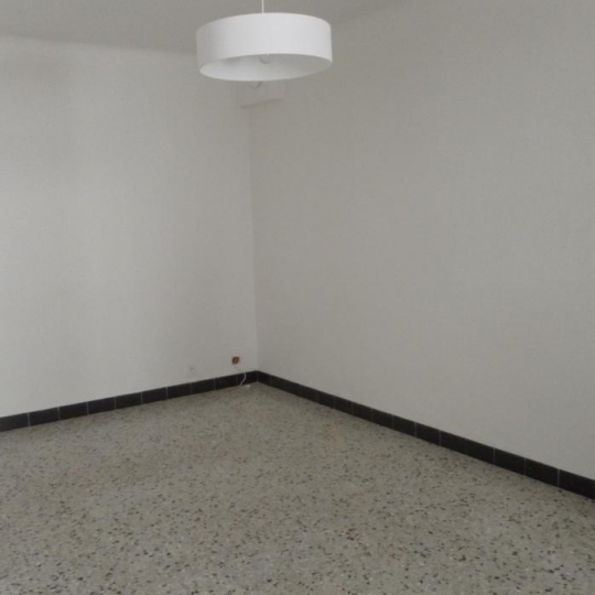  AGENCE TEMPLUM : Appartement | CHATEAUNEUF-DU-PAPE (84230) | 71 m2 | 510 € 