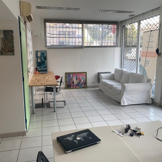  AGENCE TEMPLUM : Commerces | SORGUES (84700) | 52 m2 | 650 € 