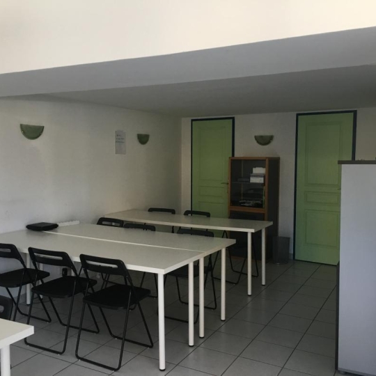  AGENCE TEMPLUM : Commercial | SORGUES (84700) | 52 m2 | 650 € 