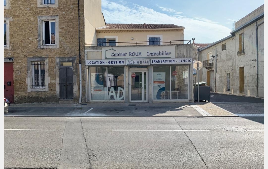 AGENCE TEMPLUM : Commercial | SORGUES (84700) | 52 m2 | 650 € 