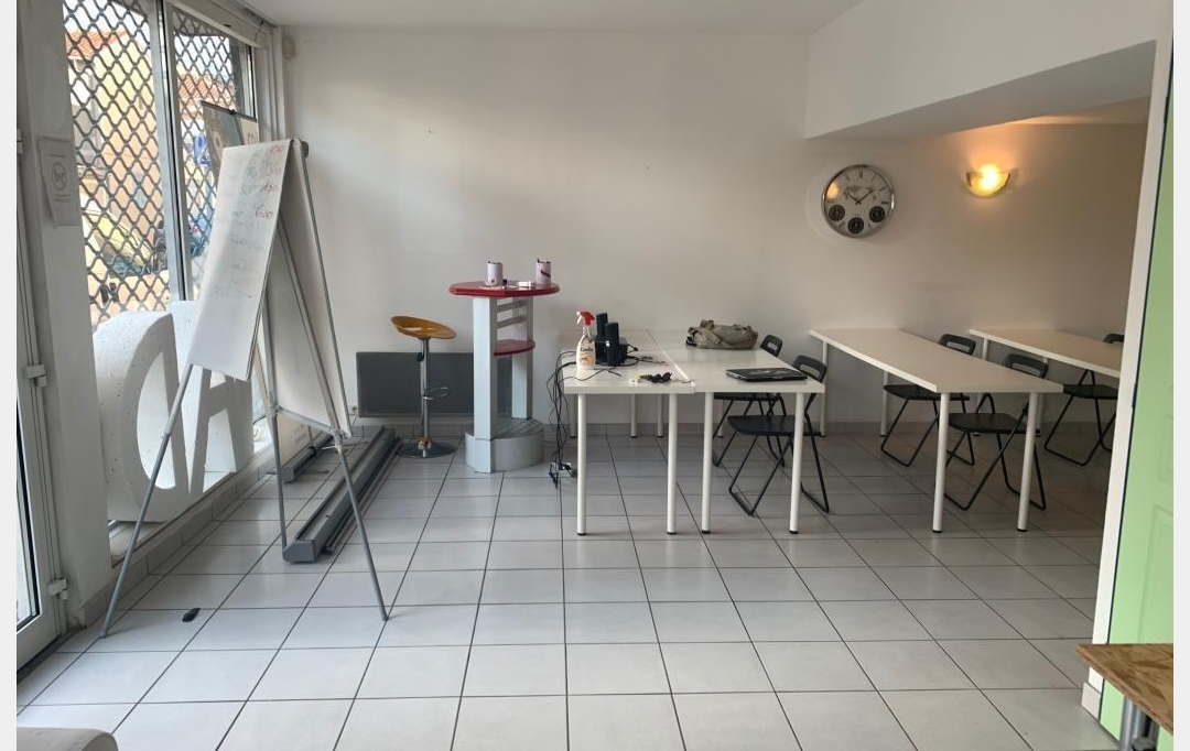 AGENCE TEMPLUM : Commerces | SORGUES (84700) | 52 m2 | 650 € 
