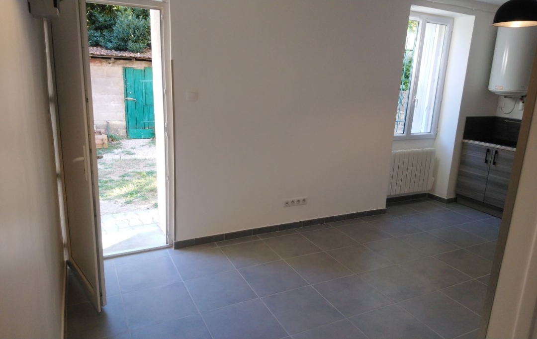 AGENCE TEMPLUM : Appartement | SORGUES (84700) | 31 m2 | 540 € 