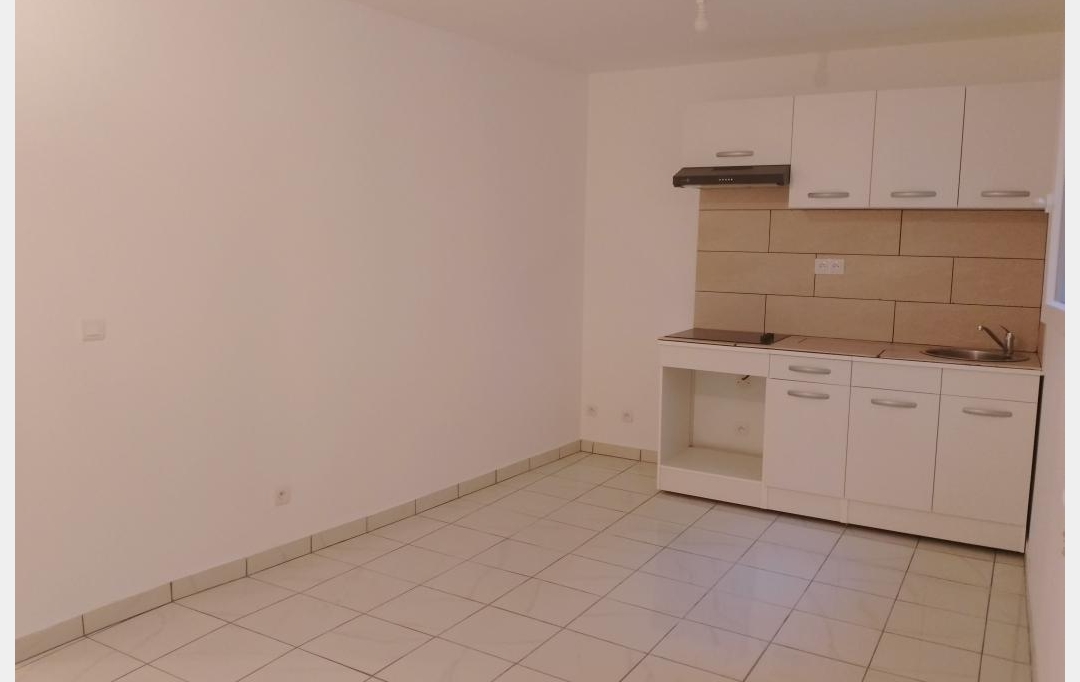 AGENCE TEMPLUM : Maison / Villa | SORGUES (84700) | 66 m2 | 671 € 
