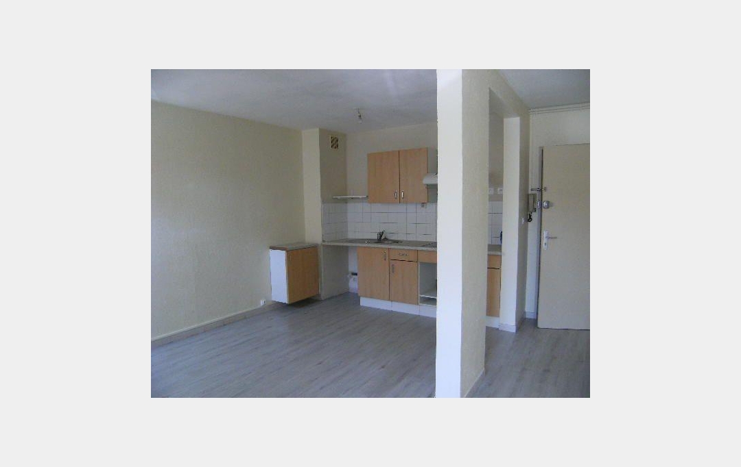 AGENCE TEMPLUM : Apartment | SORGUES (84700) | 45 m2 | 522 € 