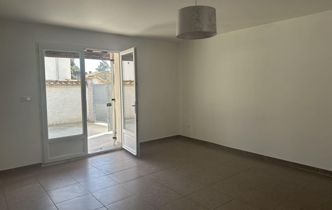 AGENCE TEMPLUM : House | SORGUES (84700) | 64 m2 | 906 € 