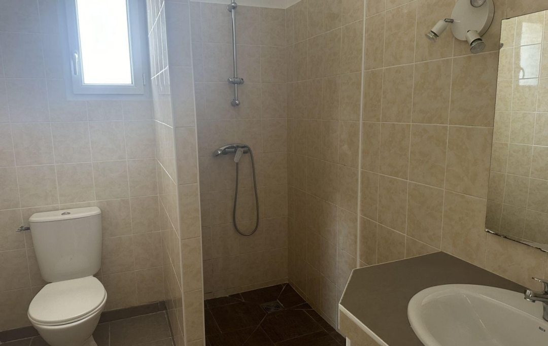 AGENCE TEMPLUM : House | SORGUES (84700) | 64 m2 | 906 € 