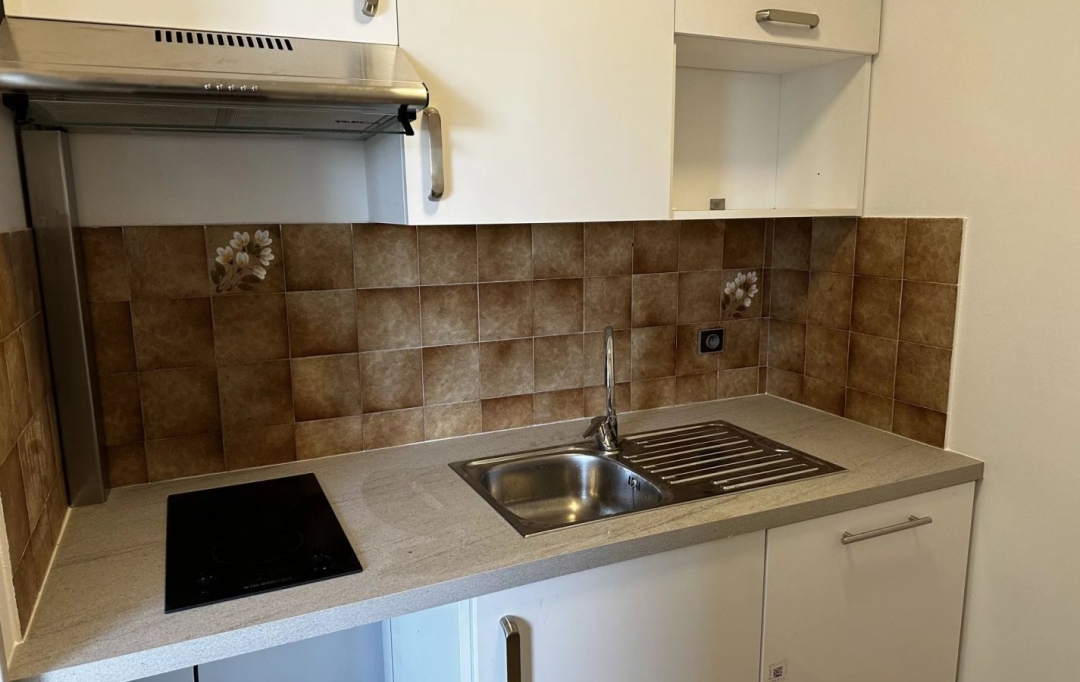 AGENCE TEMPLUM : Appartement | SORGUES (84700) | 33 m2 | 420 € 