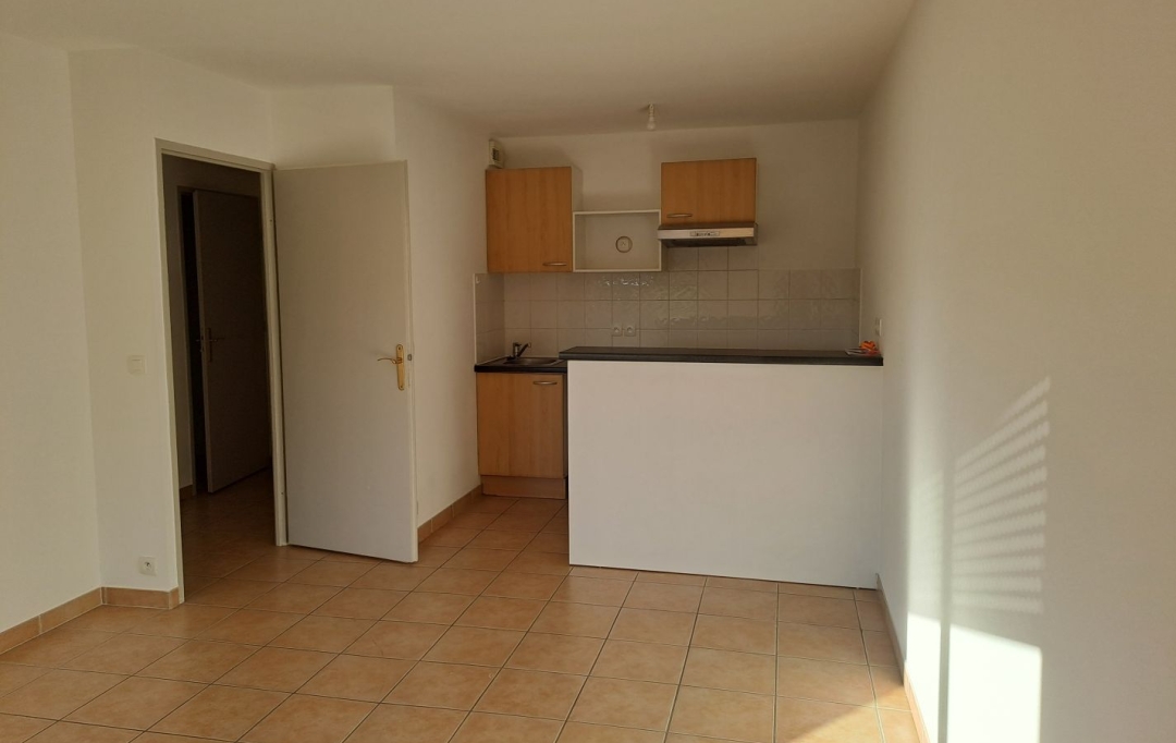 AGENCE TEMPLUM : Appartement | SORGUES (84700) | 38 m2 | 580 € 