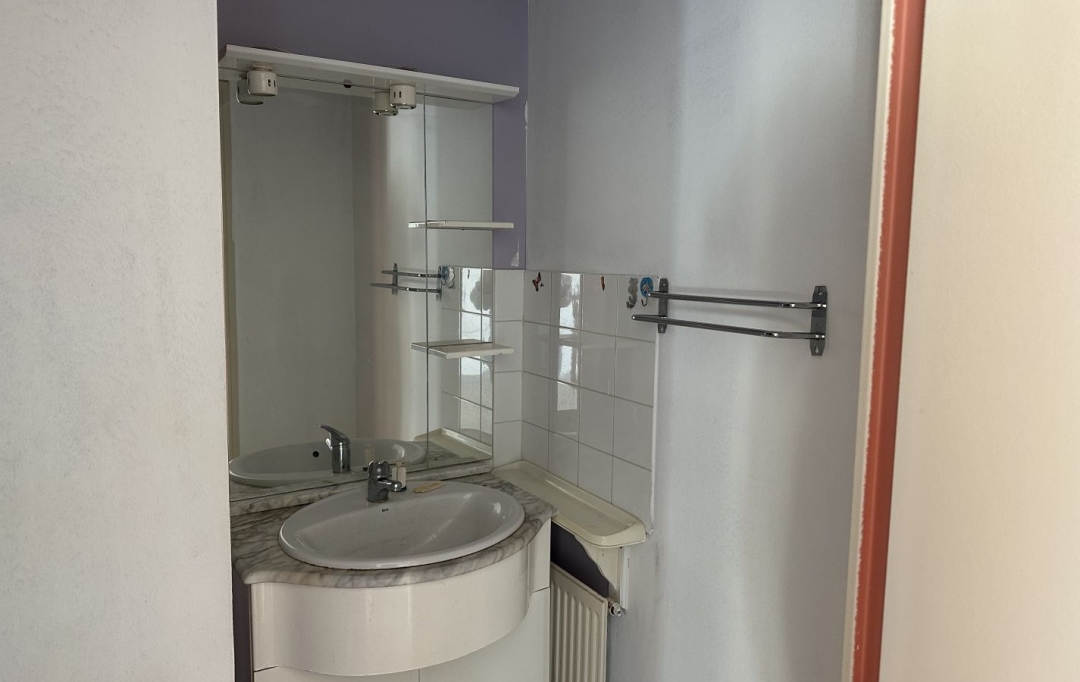 AGENCE TEMPLUM : Appartement | SORGUES (84700) | 46 m2 | 527 € 