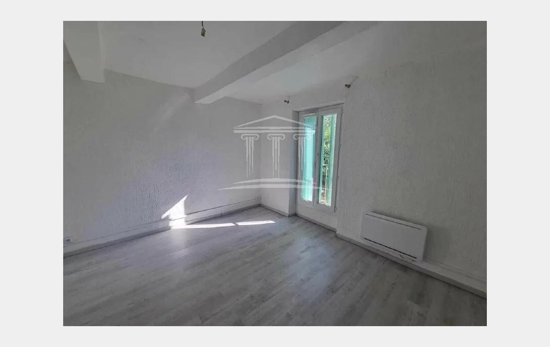 AGENCE TEMPLUM : Immeuble | SORGUES (84700) | 268 m2 | 320 000 € 