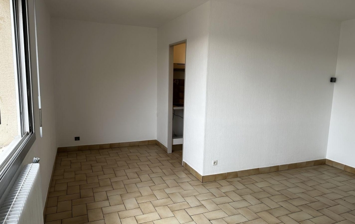 AGENCE TEMPLUM : Appartement | SORGUES (84700) | 33 m2 | 420 € 