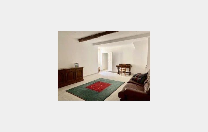 Maison de village CHATEAUNEUF-DU-PAPE 81 m2 850 € Maison de village CHATEAUNEUF-DU-PAPE 81 m2 850 €