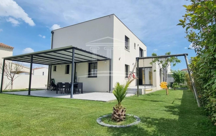 Maison SORGUES 143 m2 460 000 € Maison SORGUES 143 m2 460 000 €