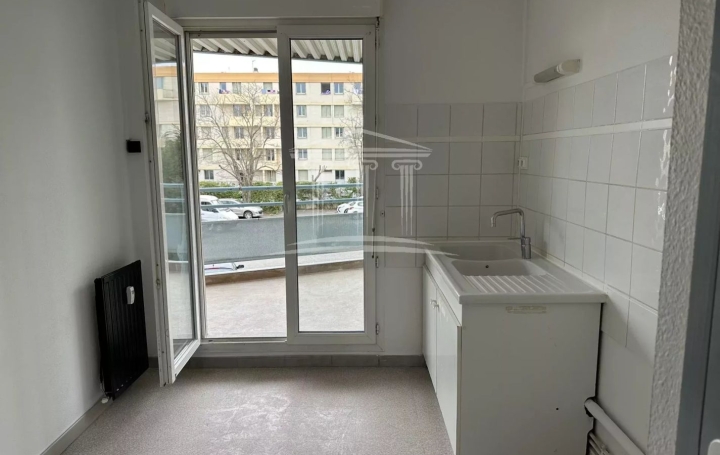 Appartement P3 SORGUES 72 m2 79 000 € Appartement P3 SORGUES 72 m2 79 000 €