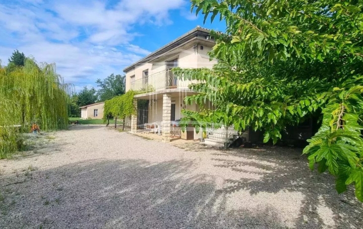 Maison   SORGUES  210 m2 418 000 € 